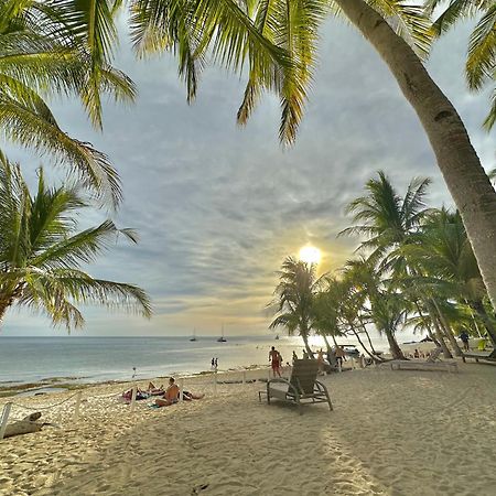 Coco Grove Beach Resort, Siquijor Island Εξωτερικό φωτογραφία Sunset at the beach