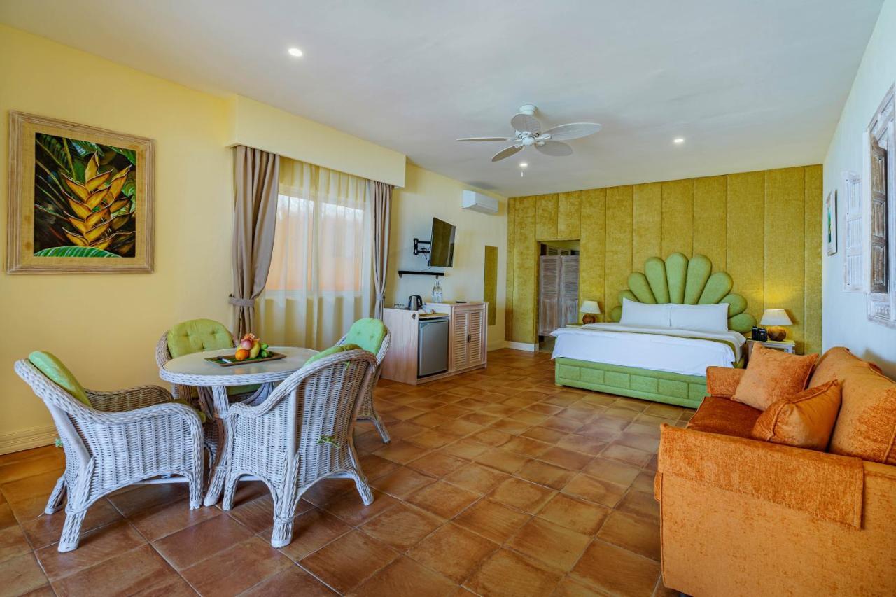 Coco Grove Beach Resort, Siquijor Island Εξωτερικό φωτογραφία Deluxe Suite