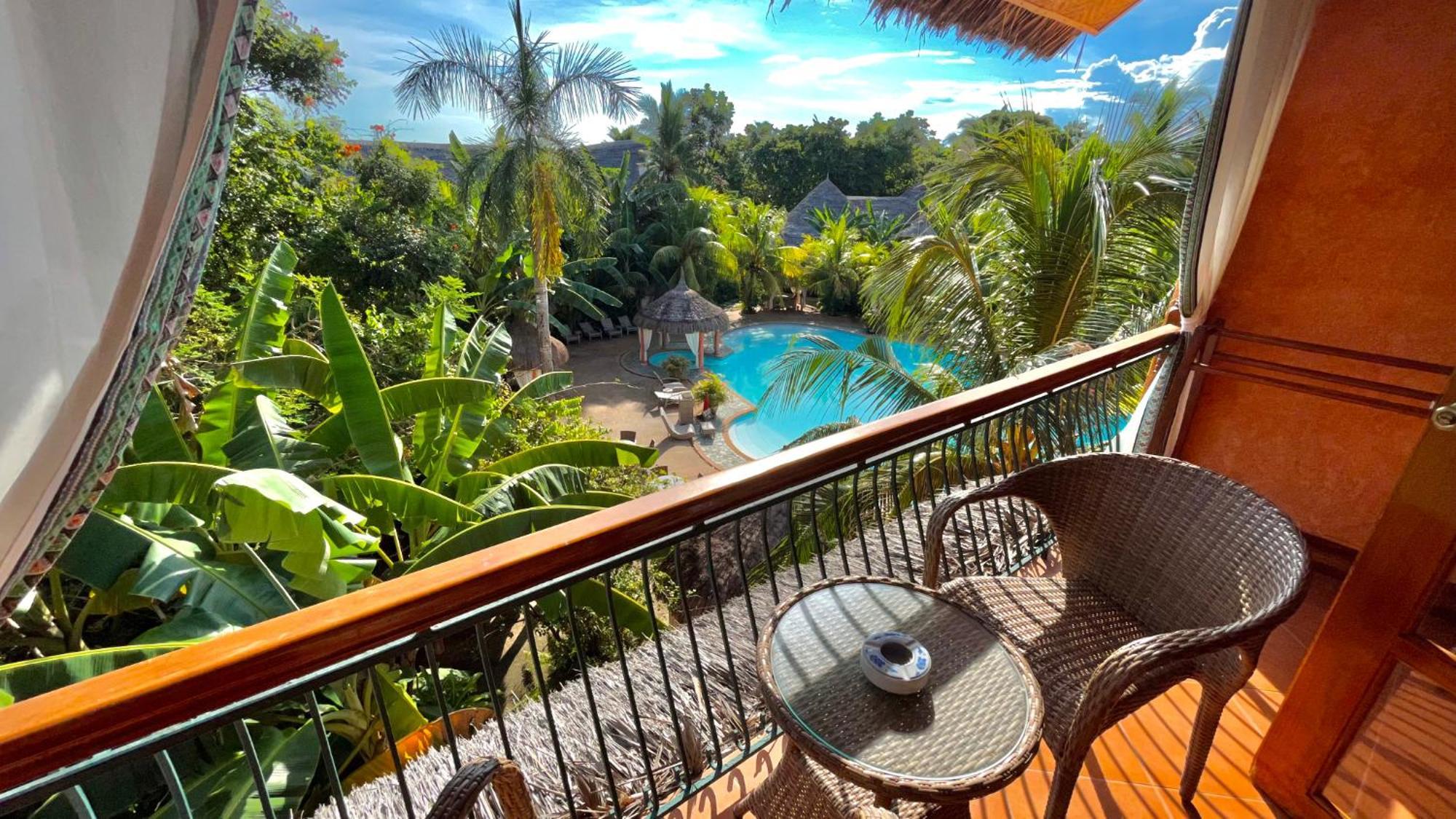 Coco Grove Beach Resort, Siquijor Island Δωμάτιο φωτογραφία View from the balcony of a room at the resort